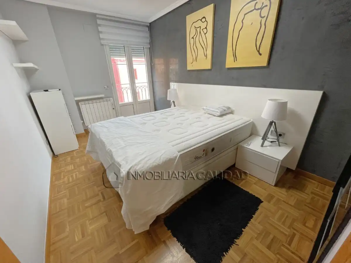 Bedroom of Flat for rent in Burgos  with Heating and Furnished