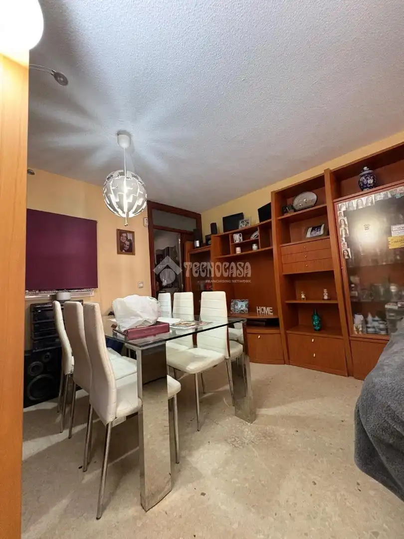 Living room of Flat for sale in Sevilla  with Air Conditioner and Balcony