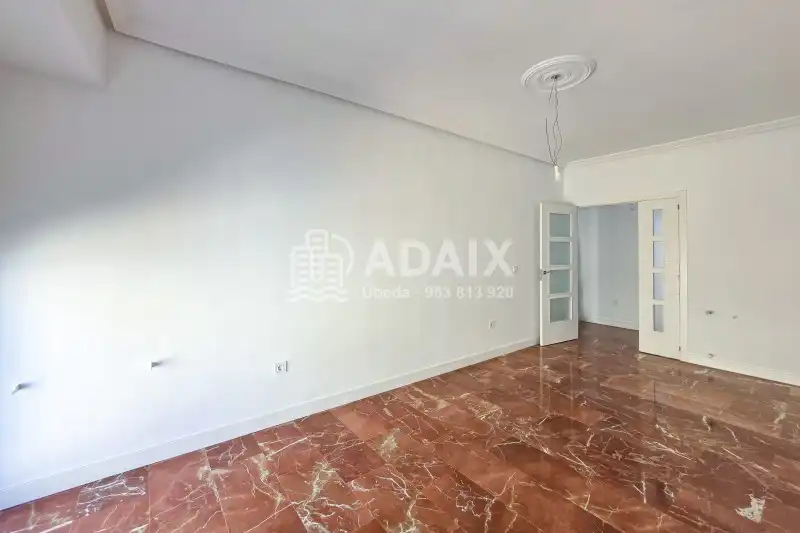 Dormitori de Pis en venda en Úbeda amb Balcó