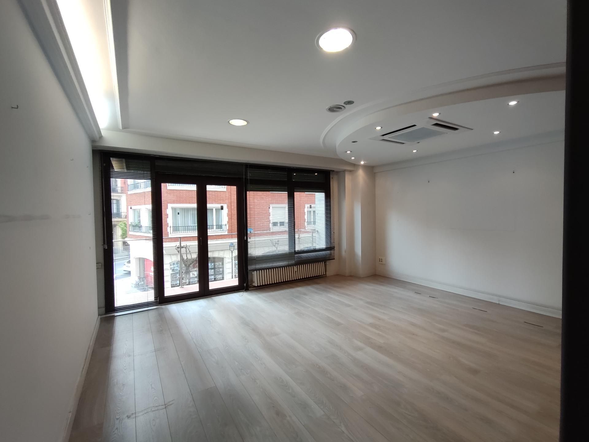 Living room of Office for sale in Bilbao   with Air Conditioner, Heating and Terrace