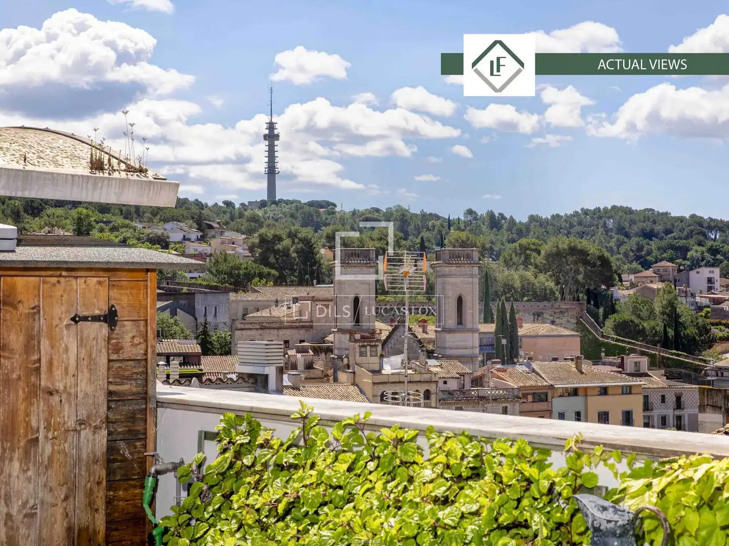 Außenansicht von Dachboden zum Verkauf in Girona mit Klimaanlage, Heizung und Terrasse