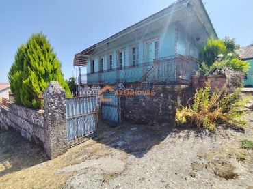 Casa con balcone in vendita a Leiro