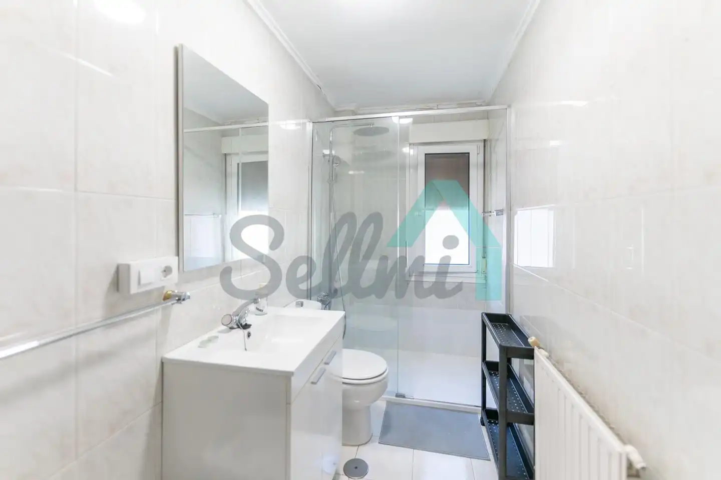 Baño de Planta baja para compartir en Oviedo  con Calefacción, Amueblado y Internet
