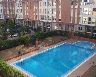 Piscina de Pis de lloguer en Castro-Urdiales amb Piscina