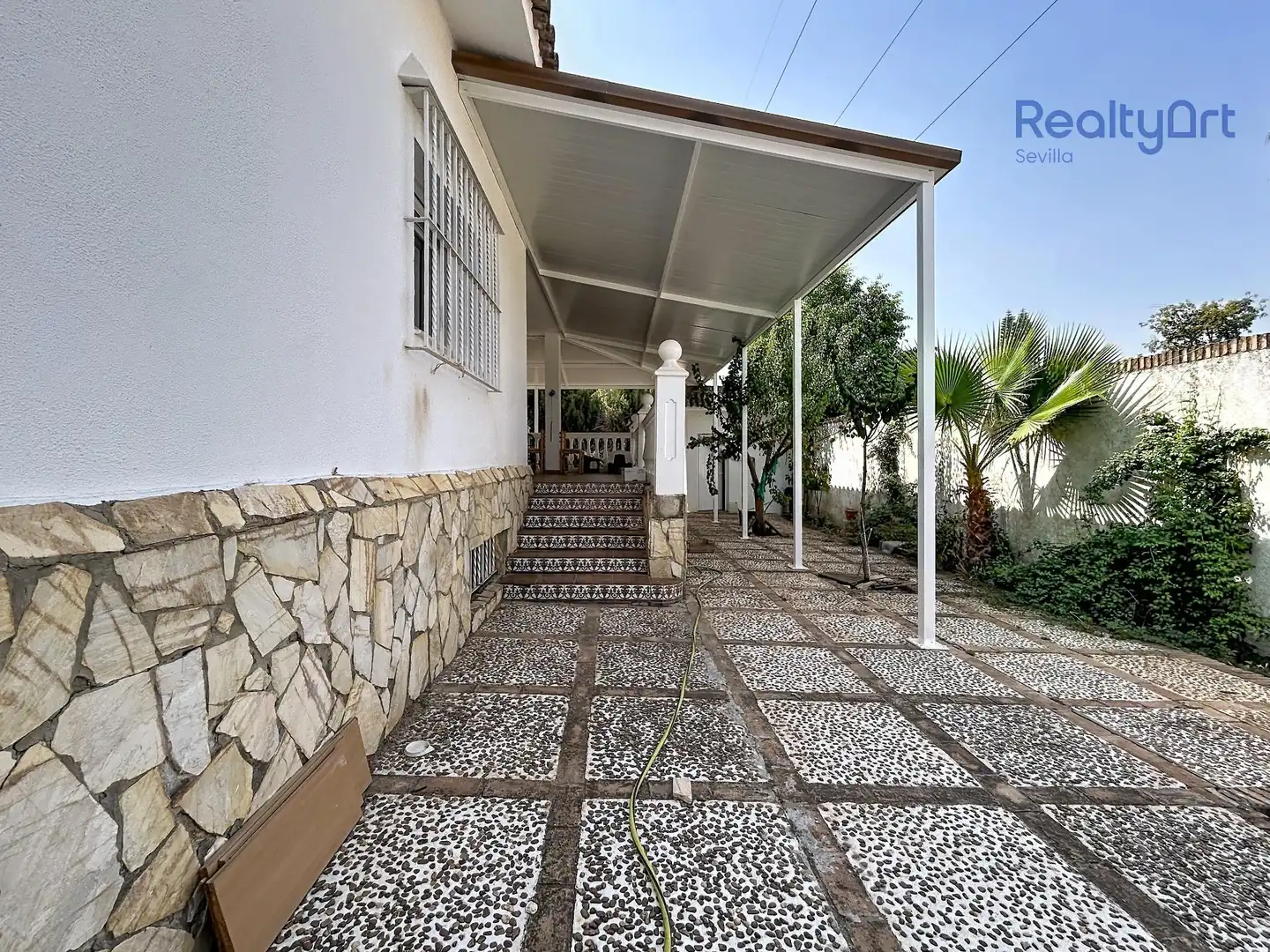 Exterior view of Houses for sale in Alcalá de Guadaira  with Air Conditioner, Heating and Private garden
