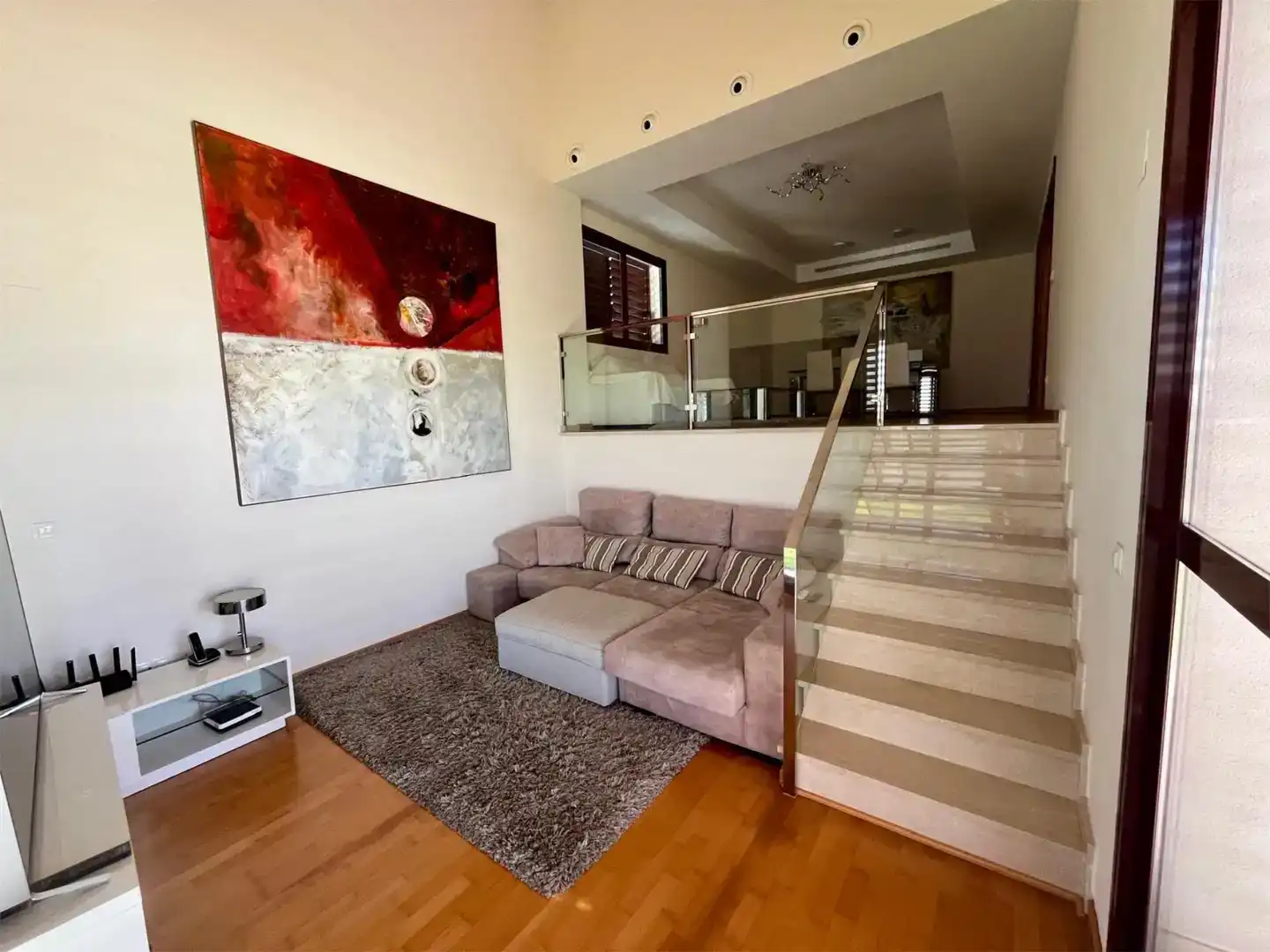 Sala d'estar de Casa o xalet en venda en Montequinto amb Aire condicionat, Piscina i Balcó