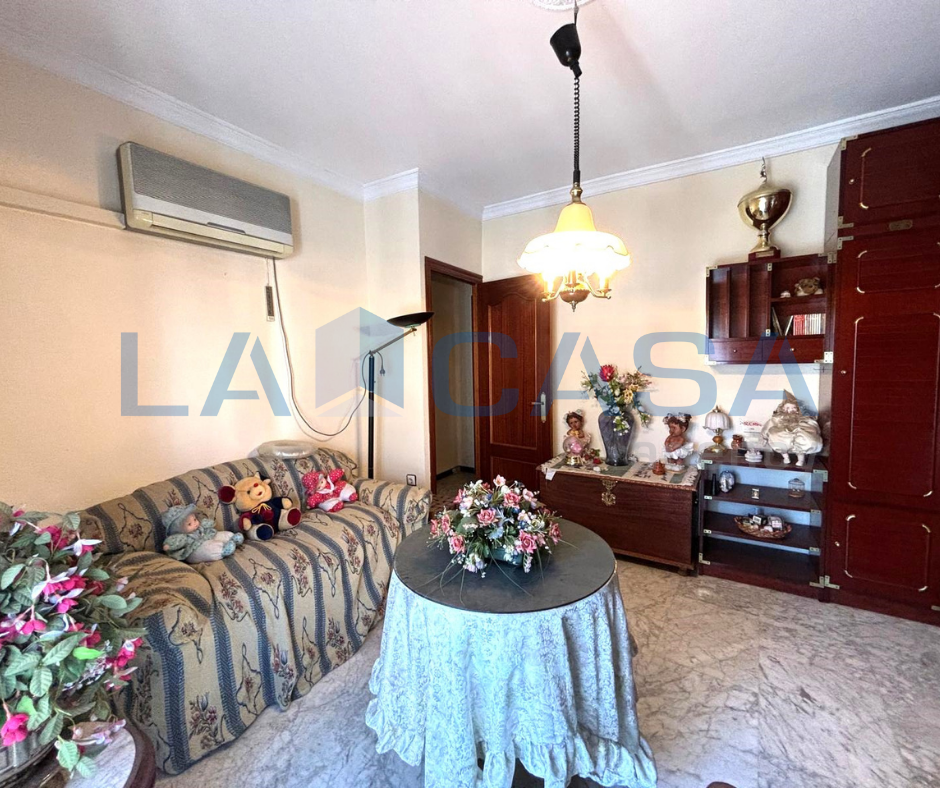 Living room of House or chalet for sale in  Sevilla Capital  with Balcony