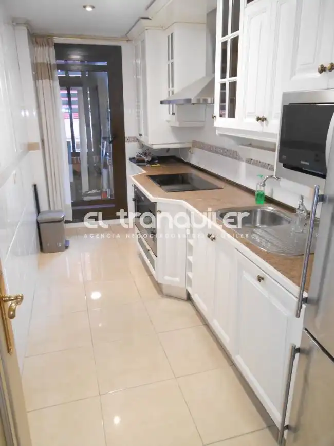 Kitchen of Flat for rent in Alcalá de Henares  with Air Conditioner, Parquet flooring and Swimming Pool