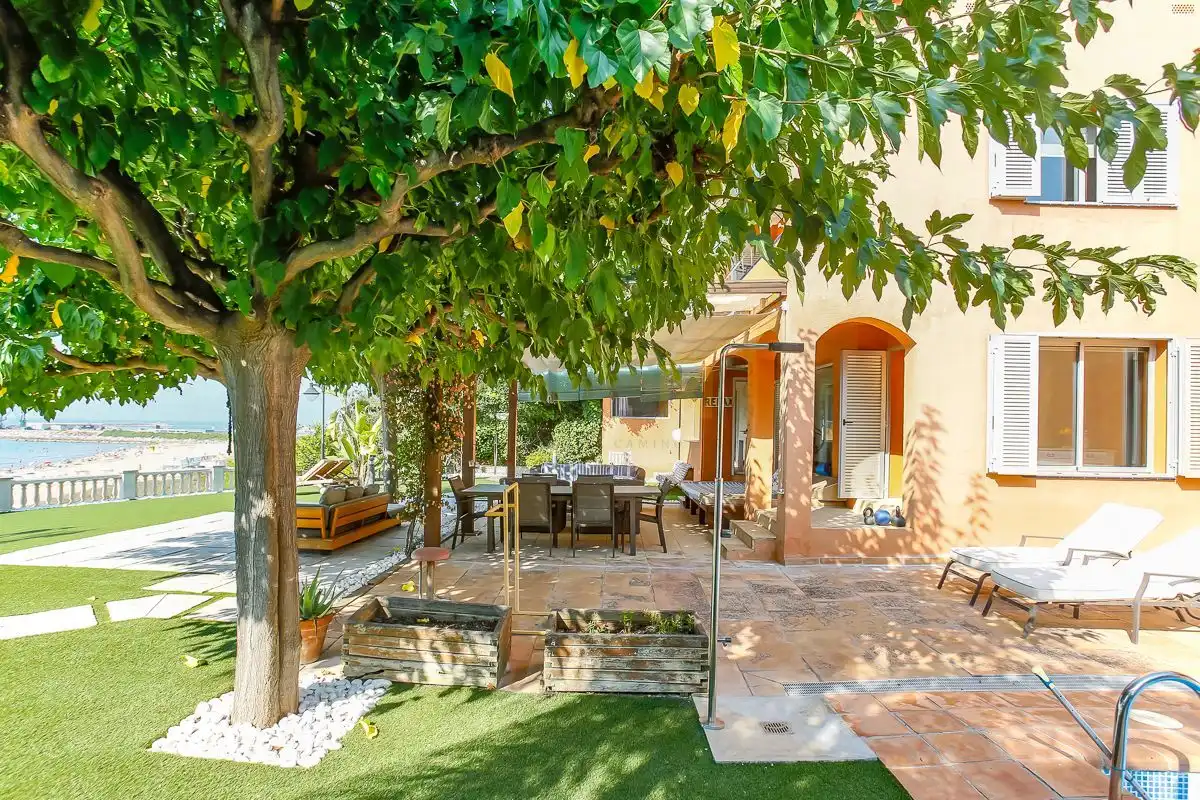 Terrassa de Casa o xalet de lloguer en Vilanova i la Geltrú amb Aire condicionat, Calefacció i Jardí privat