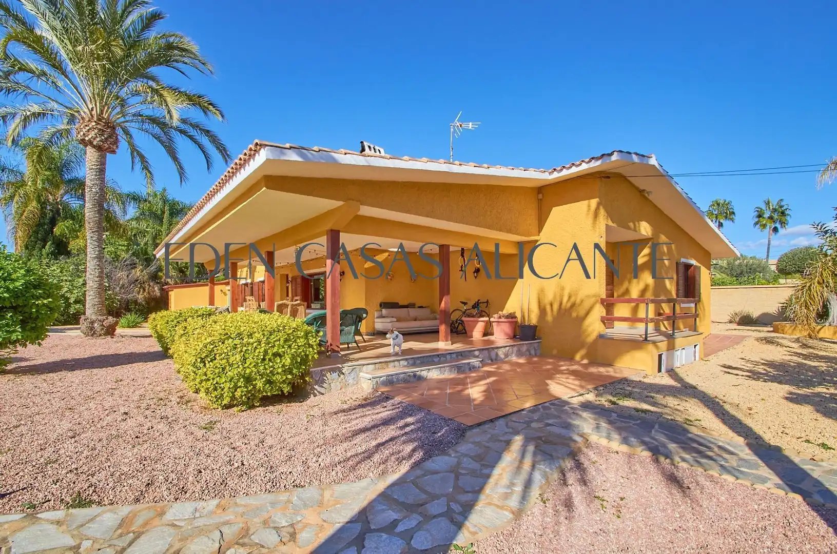 Exterior view of Houses for sale in Mutxamel  with Air Conditioner, Private garden and Terrace
