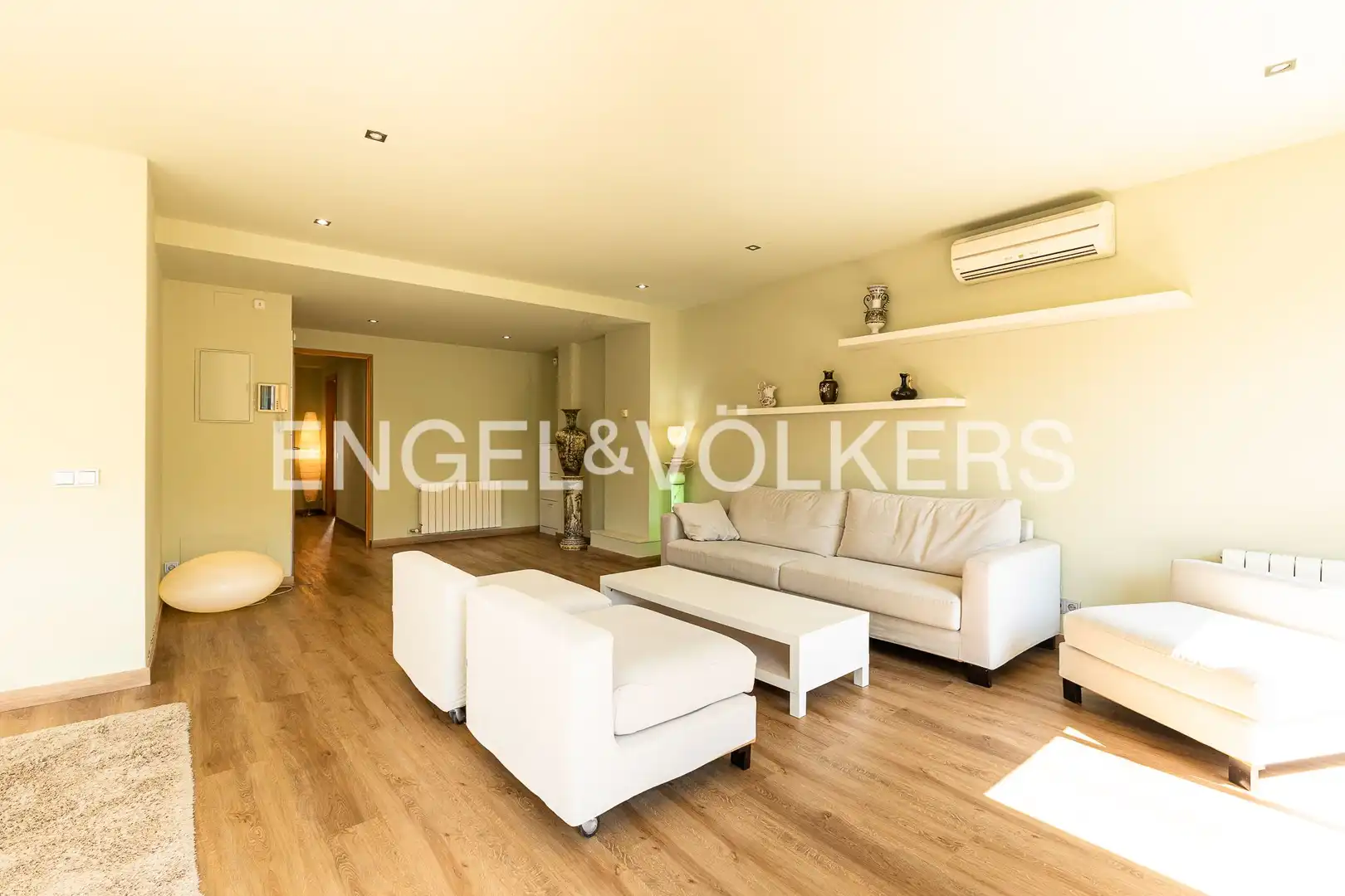 Living room of Flat for rent in Barcelona  with Air Conditioner, Heating and Terrace