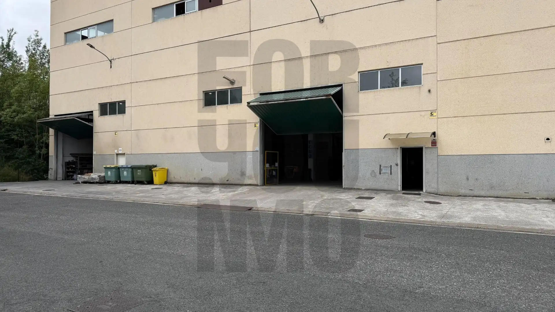 Exterior view of Industrial buildings for sale in Segura