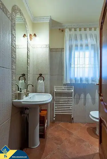 Chalet con piscina en venta en Marisol Park - Ortembach - Los Almendros, imagen 10