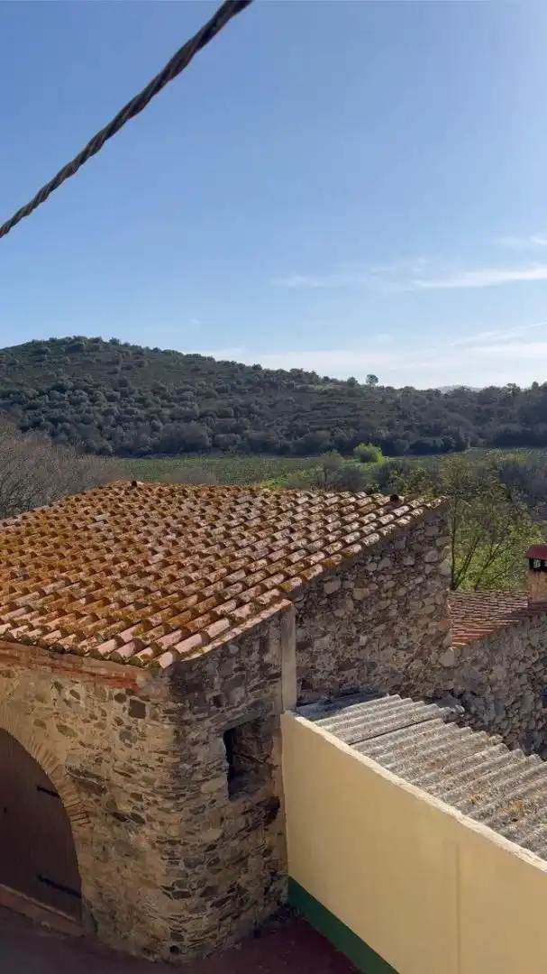 Vista exterior de Finca rústica en venda en Rabós amb Calefacció, Terrassa i Balcó