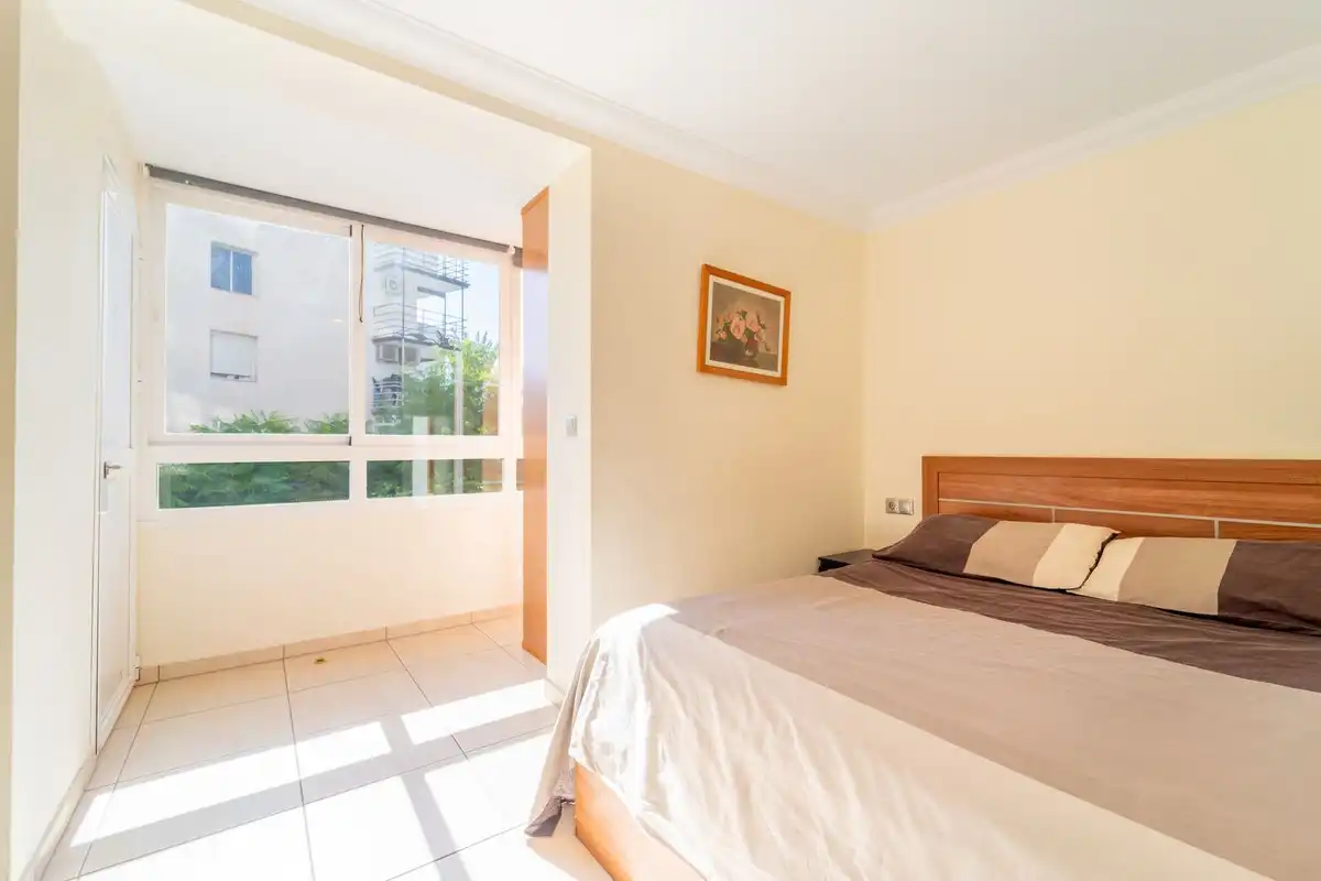 Habitación de Apartamento de alquiler en Benalmádena con Aire acondicionado y Piscina comunitaria