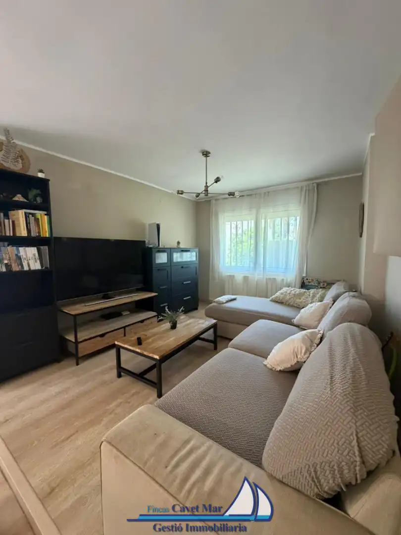 Sala d'estar de Casa adosada en venda en Cambrils amb Aire condicionat, Calefacció i Jardí privat