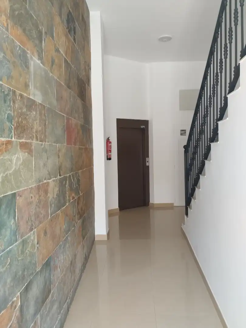 Wohnung zum Verkauf in Oliva de la Frontera mit Klimaanlage, Heizung und Terrasse