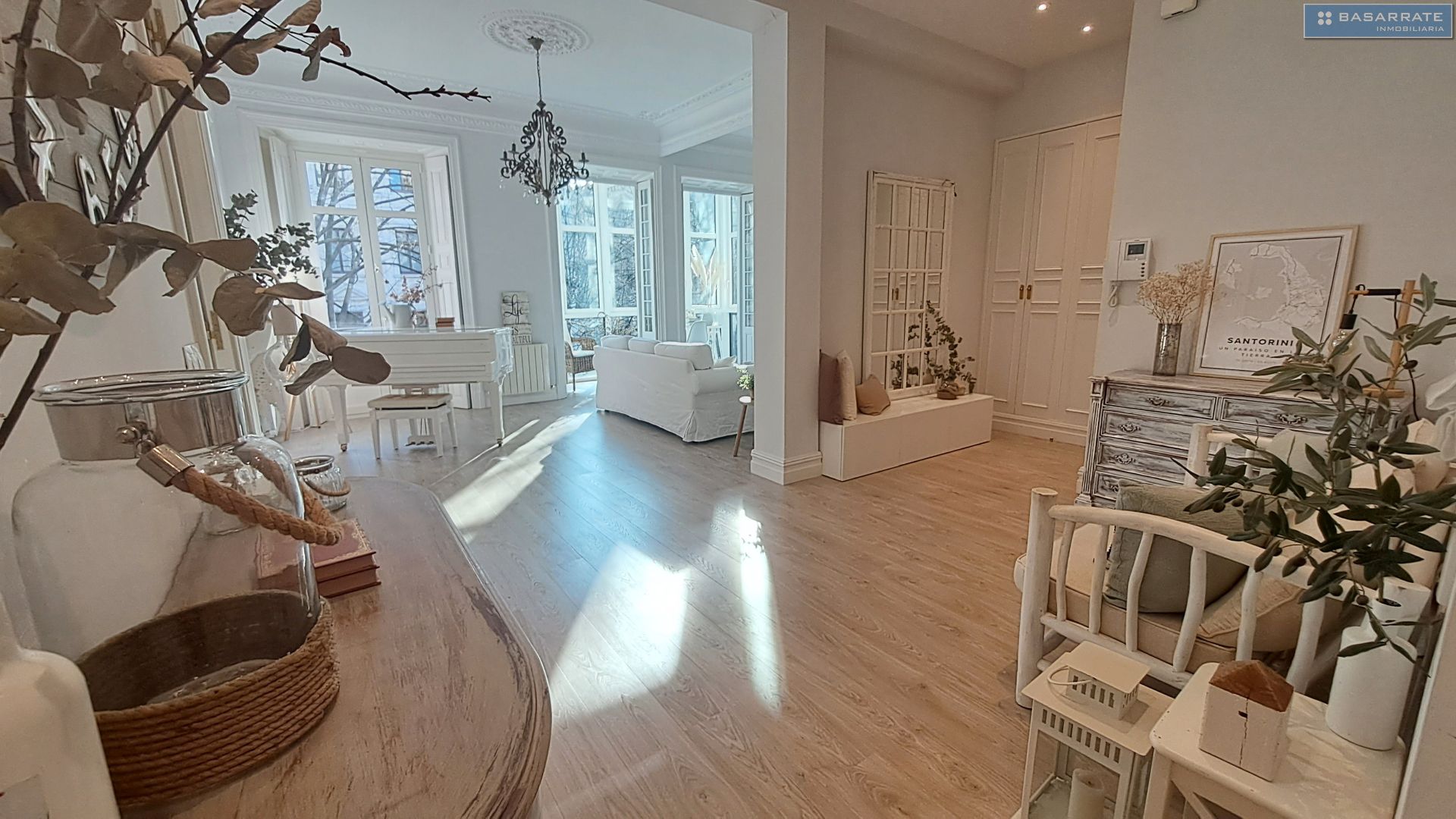 Living room of Flat for sale in Bilbao   with Heating, Terrace and Furnished