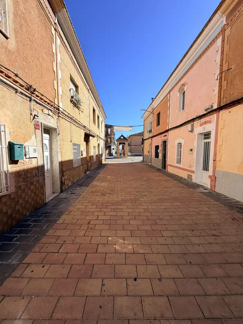 Vista exterior de Dúplex en venta en Caudete, Albacete