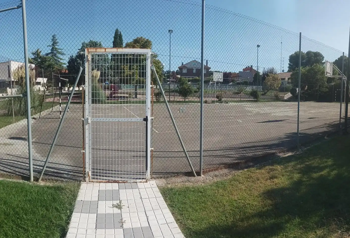 Parking of Houses for sale in Calatayud  with Private garden and Community pool