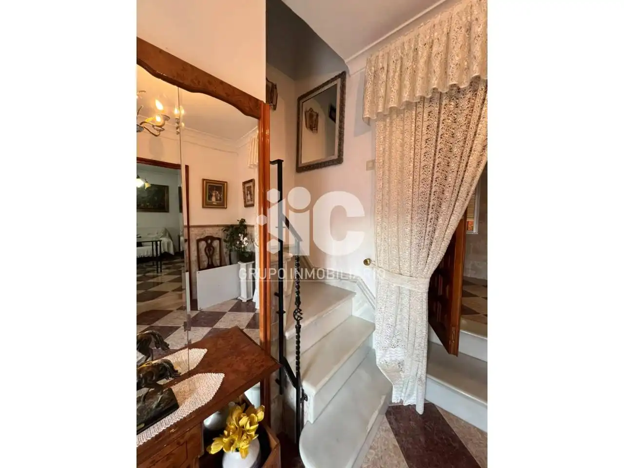Houses for sale in Espejo  with Terrace and Furnished