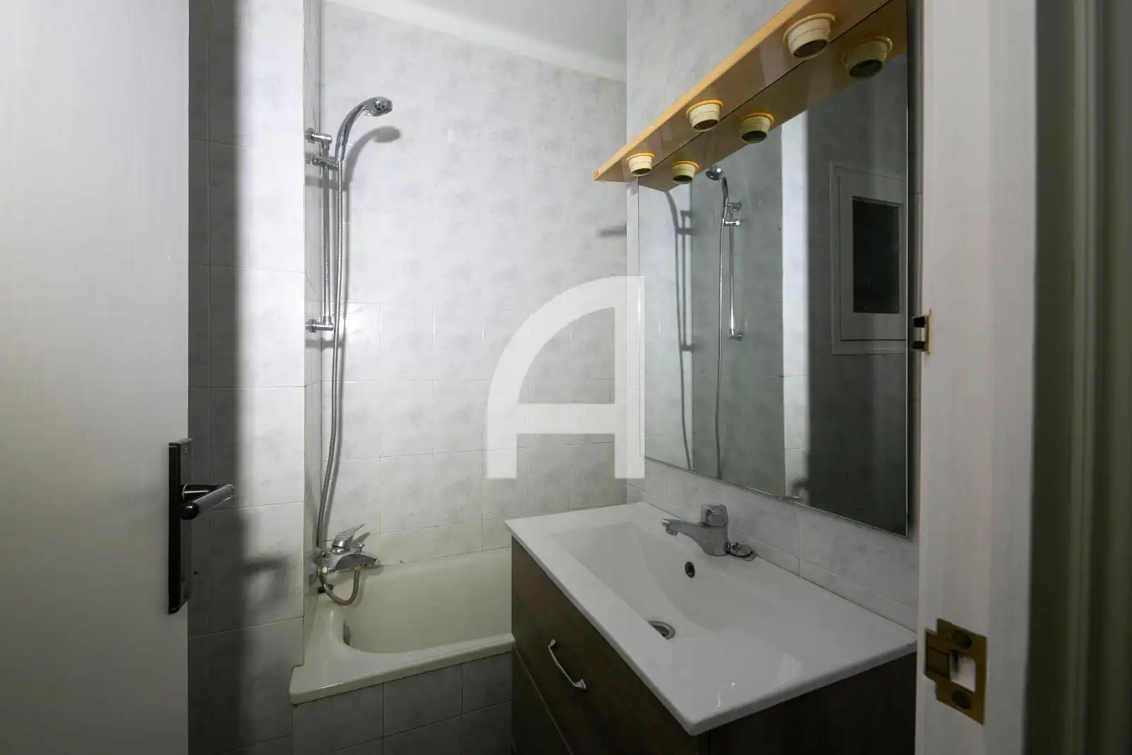 Baño de Piso en venta en Barcelona con Terraza y Balcón