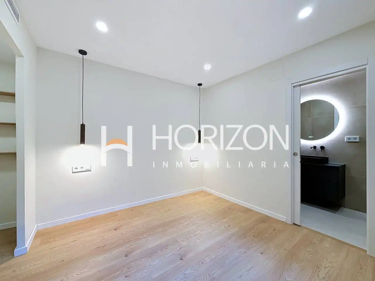 Schlafzimmer von Wohnung zum Verkauf in Barcelona mit Klimaanlage, Heizung und Parkett
