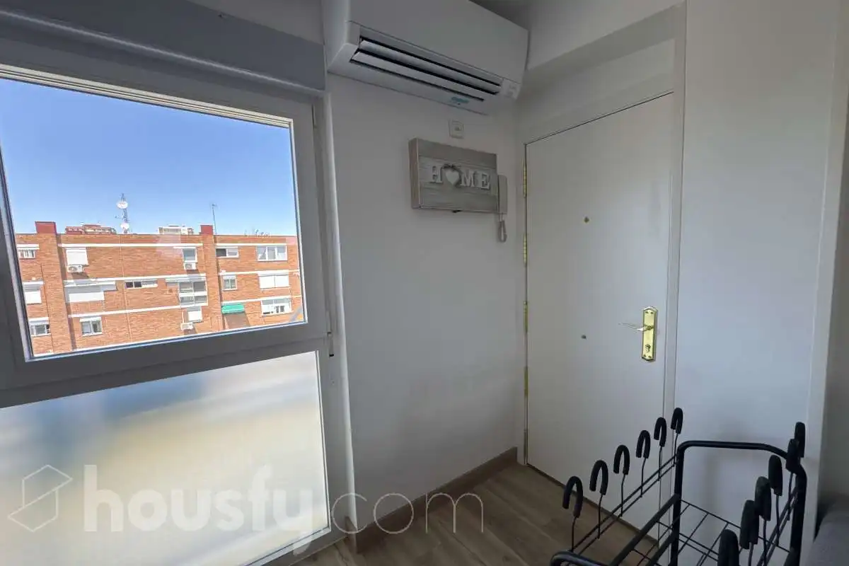 Bedroom of Flat for rent in Madrid  with Air Conditioner, Heating and Parquet flooring