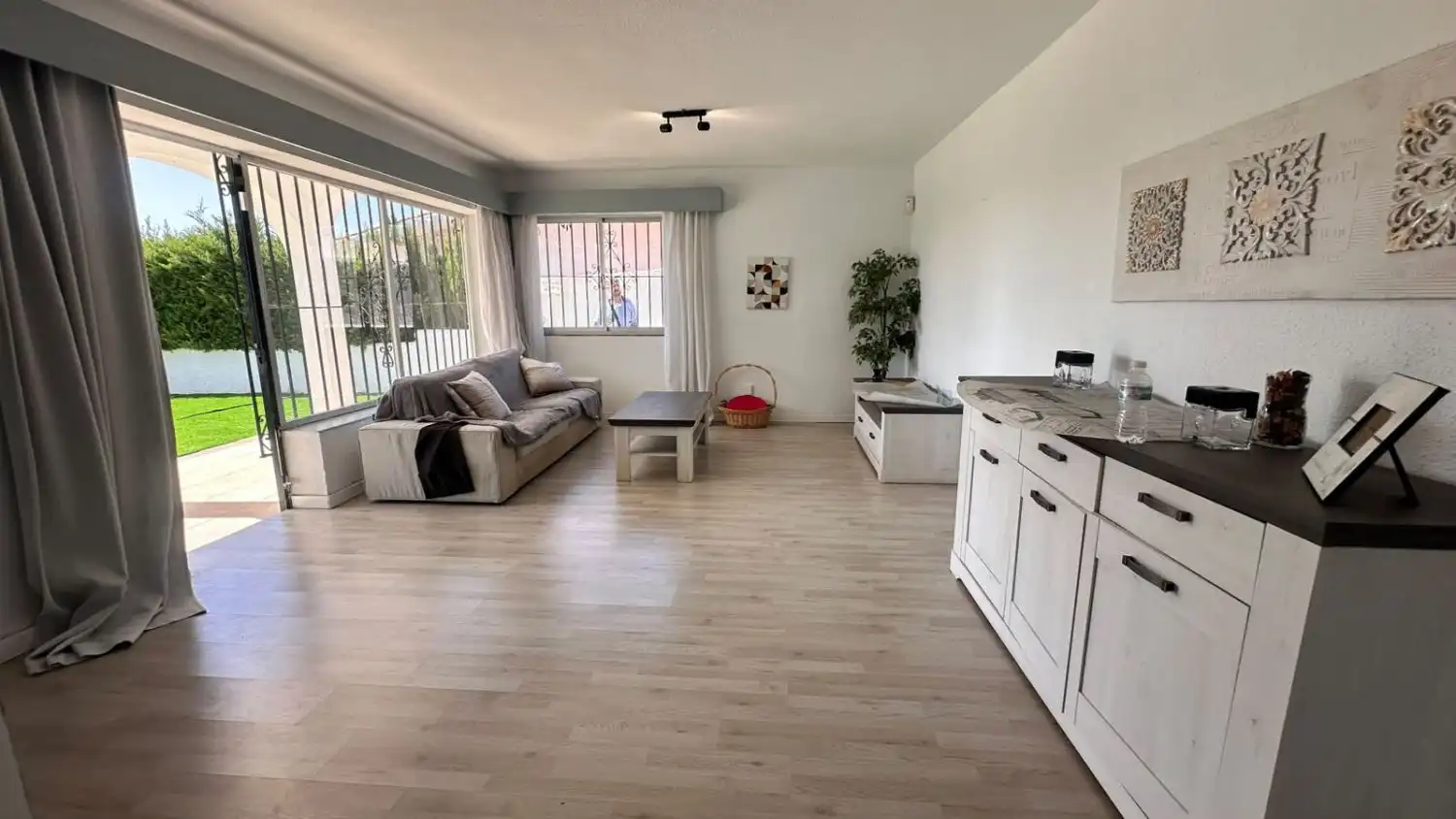 Sala d'estar de Casa o xalet en venda en Benalmádena amb Terrassa