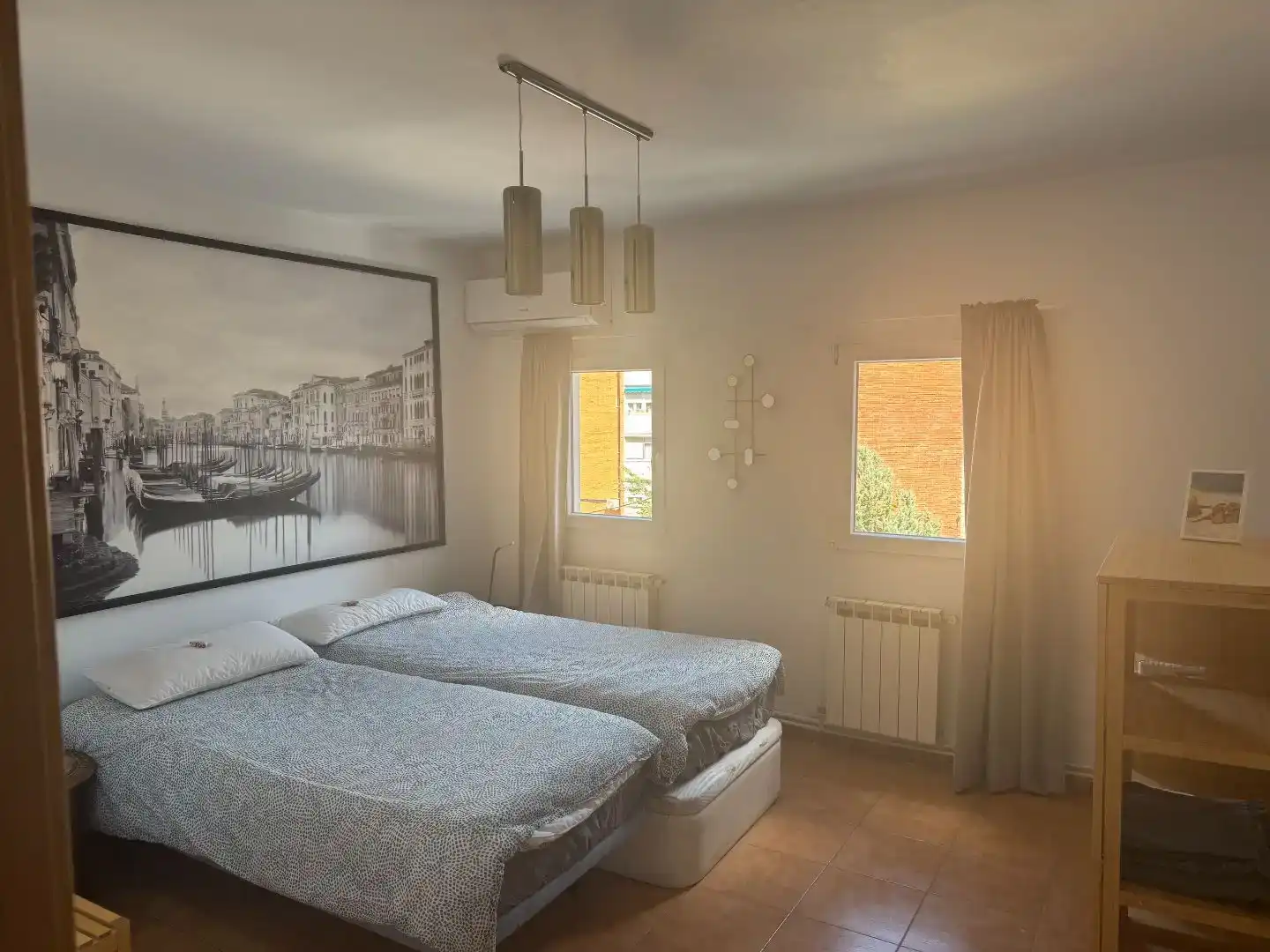 Schlafzimmer von Wohnung zur Miete in  Madrid Capital mit Klimaanlage