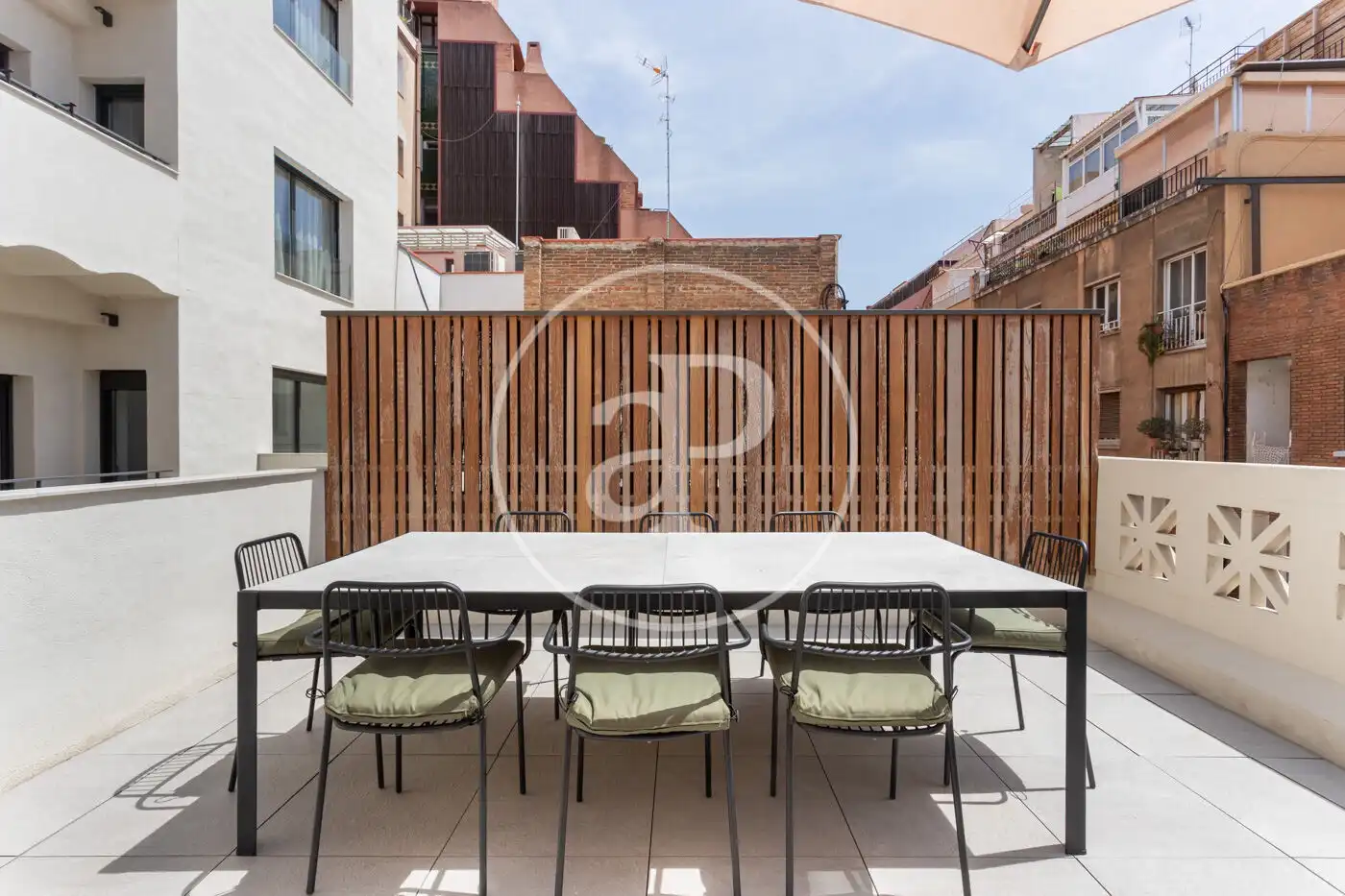 Appartamento con terrazza in affitto a Trav. de Dalt, imagen 26