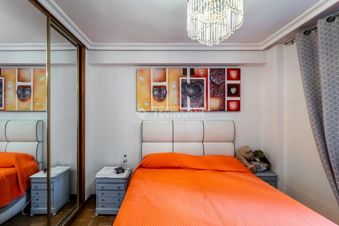 Bedroom of Flat for sale in  Madrid Capital  with Heating and Terrace