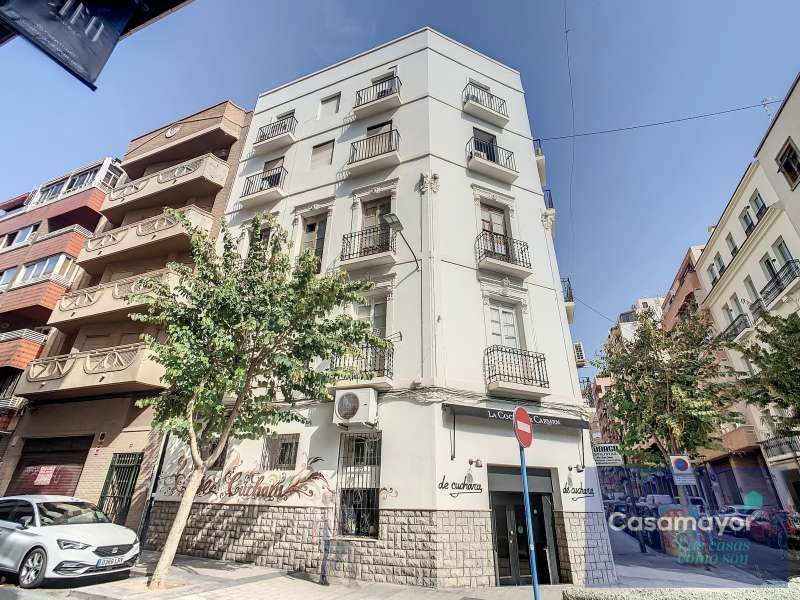 Vista exterior de Pis en venda en Alicante / Alacant amb Aire condicionat, Calefacció i Terrassa