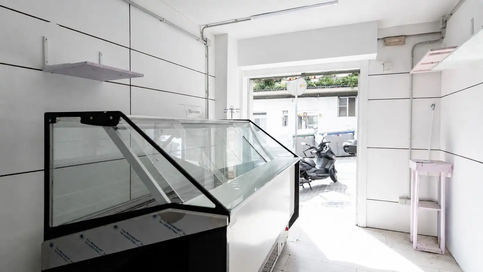 Business premises for sale in Carrer del Llobregós, imagen 8