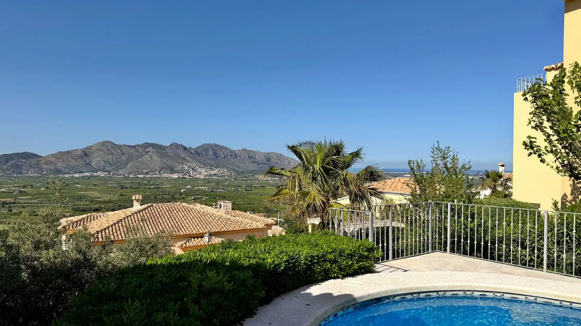 Vista exterior de Casa o chalet en venta en Orba con Aire acondicionado, Calefacción y Jardín privado