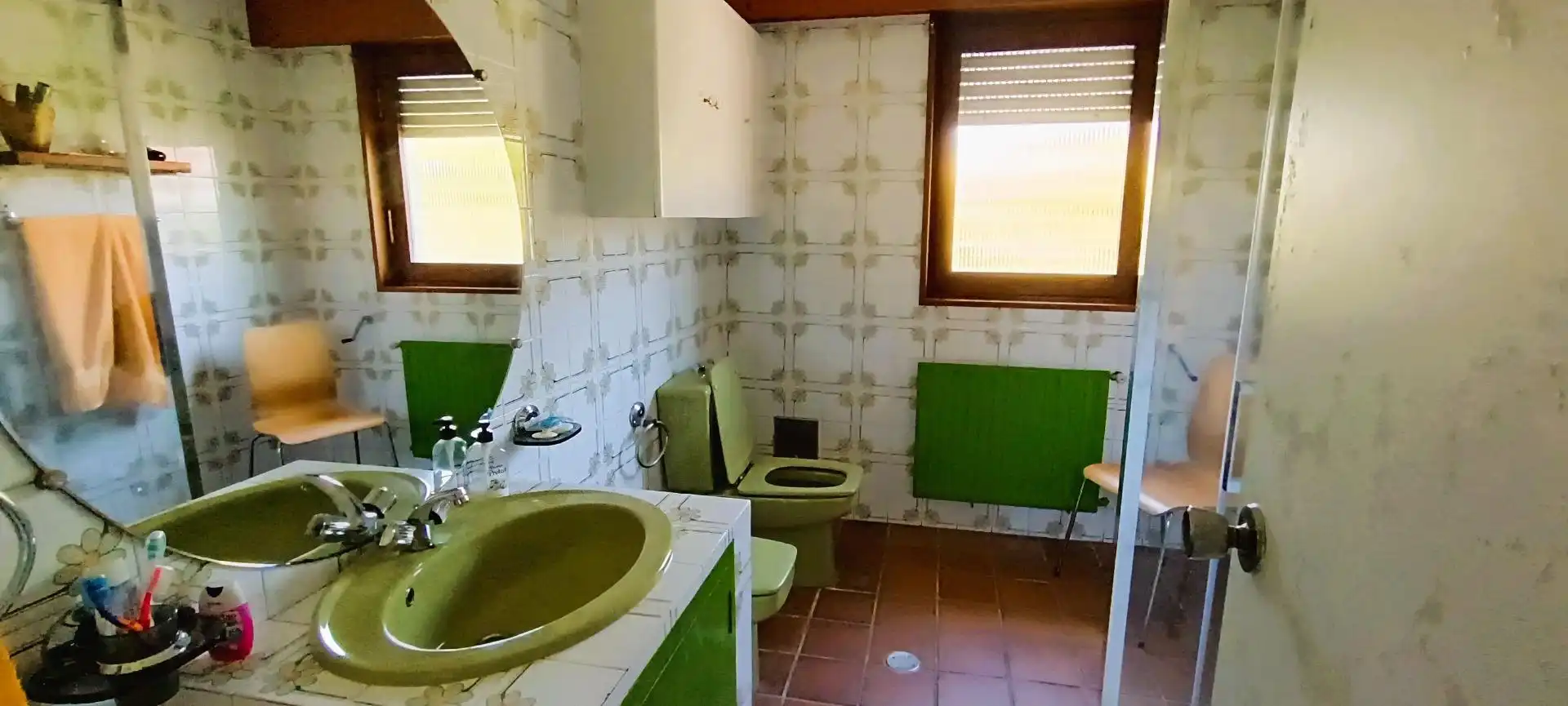 Bany de Casa o xalet en venda en Oleiros amb Calefacció, Terrassa i Balcó