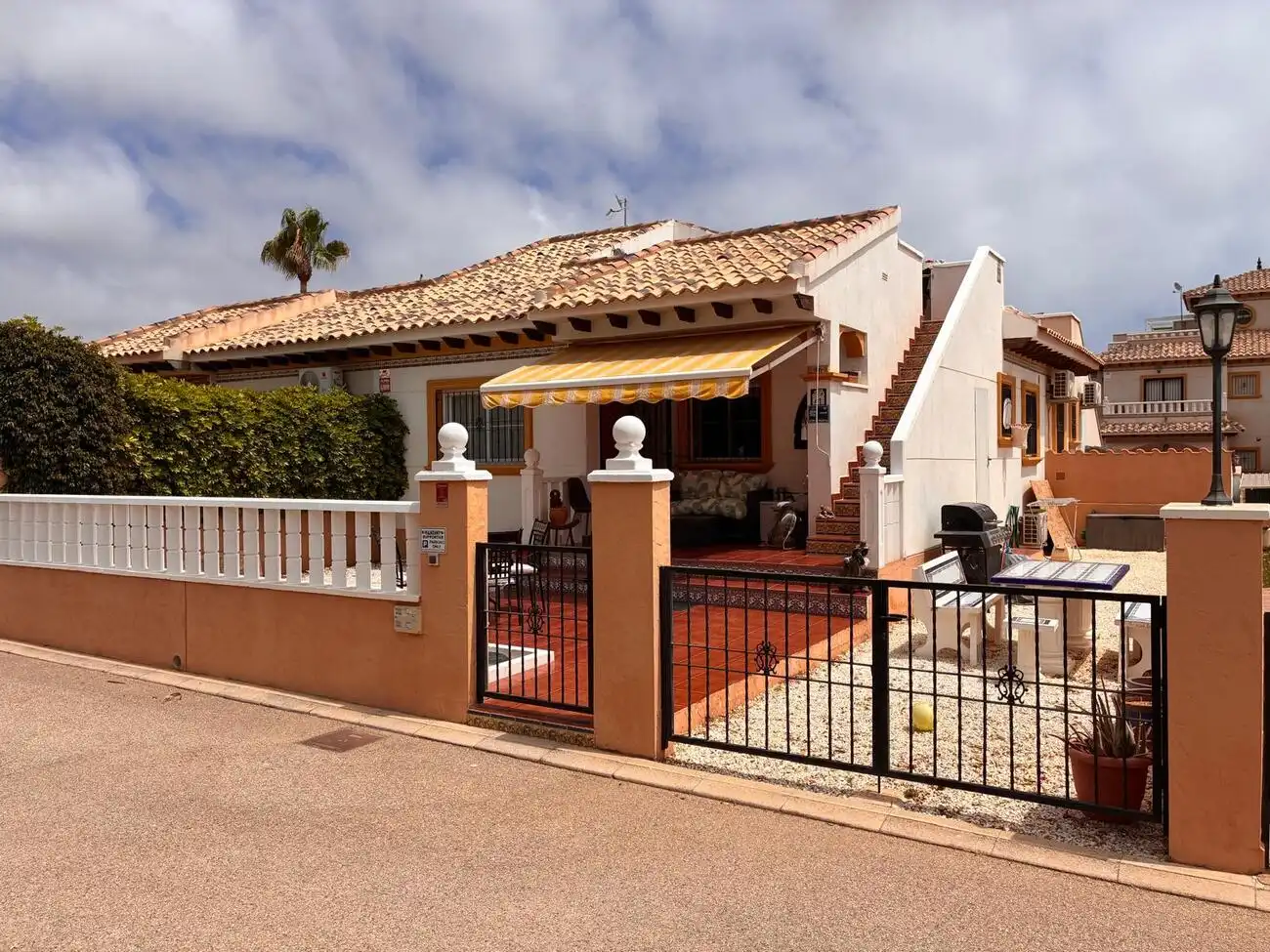 Semi-detached house with terrace for sale in Orihuela Costa