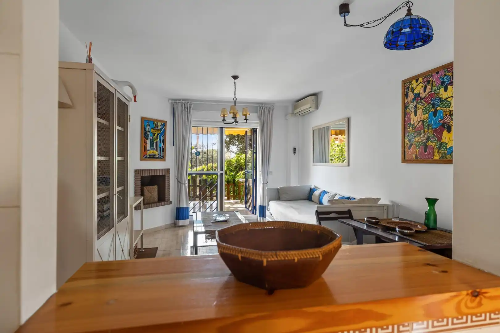 Wohnzimmer von Wohnung zur Miete in Mijas mit Klimaanlage, Heizung und Privatgarten