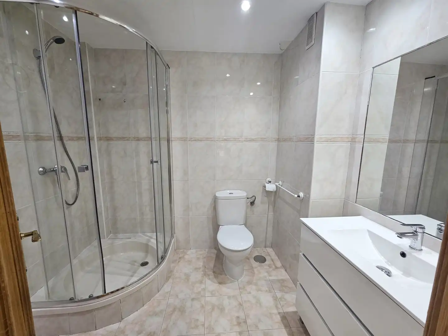 Baño de Piso en venta en Alcobendas con Calefacción, Terraza y Trastero