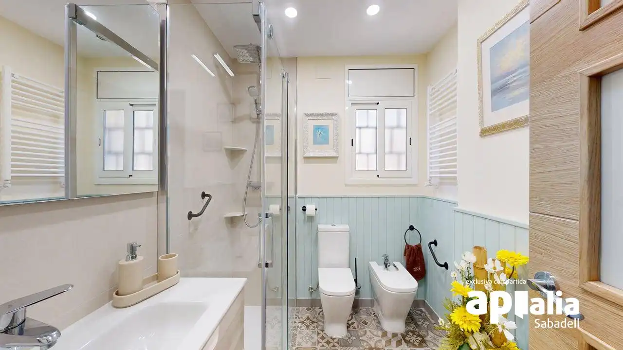 Baño de Casa o chalet en venta en Barberà del Vallès con Calefacción, Jardín privado y Terraza