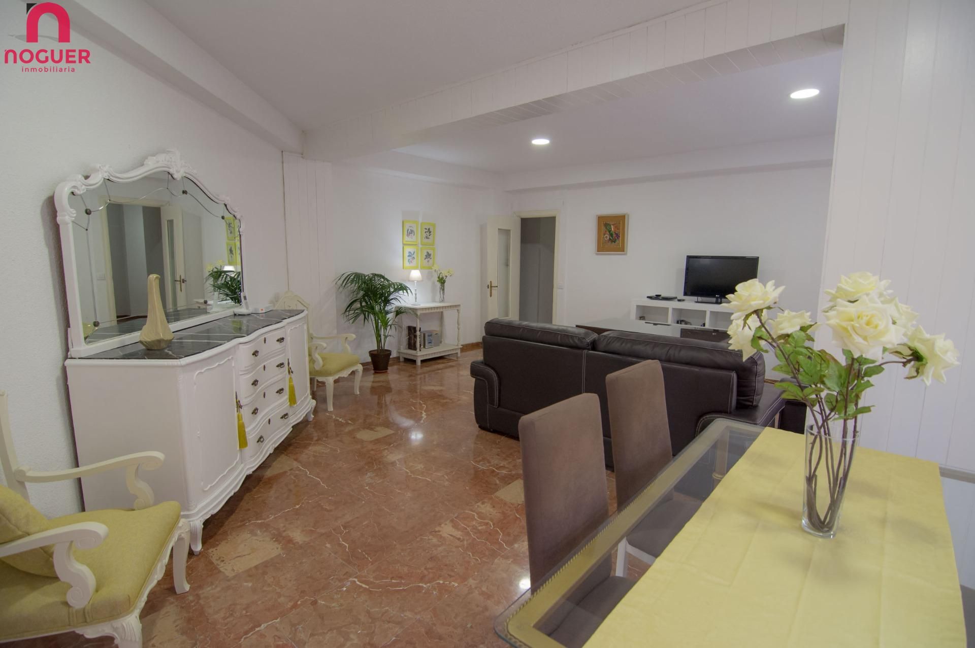 Sala d'estar de Pis en venda en  Córdoba Capital amb Aire condicionat i Terrassa