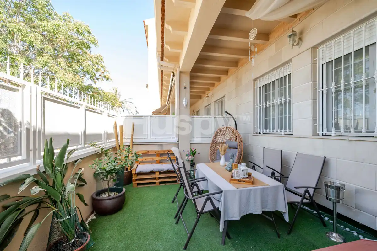 Doppelhaushälfte mit Pool zum Verkauf in C. Uruguay, imagen 30