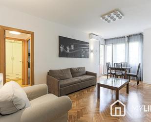 Exterior view of Apartment for sale in  Barcelona Capital  with Air Conditioner, Heating and Parquet flooring