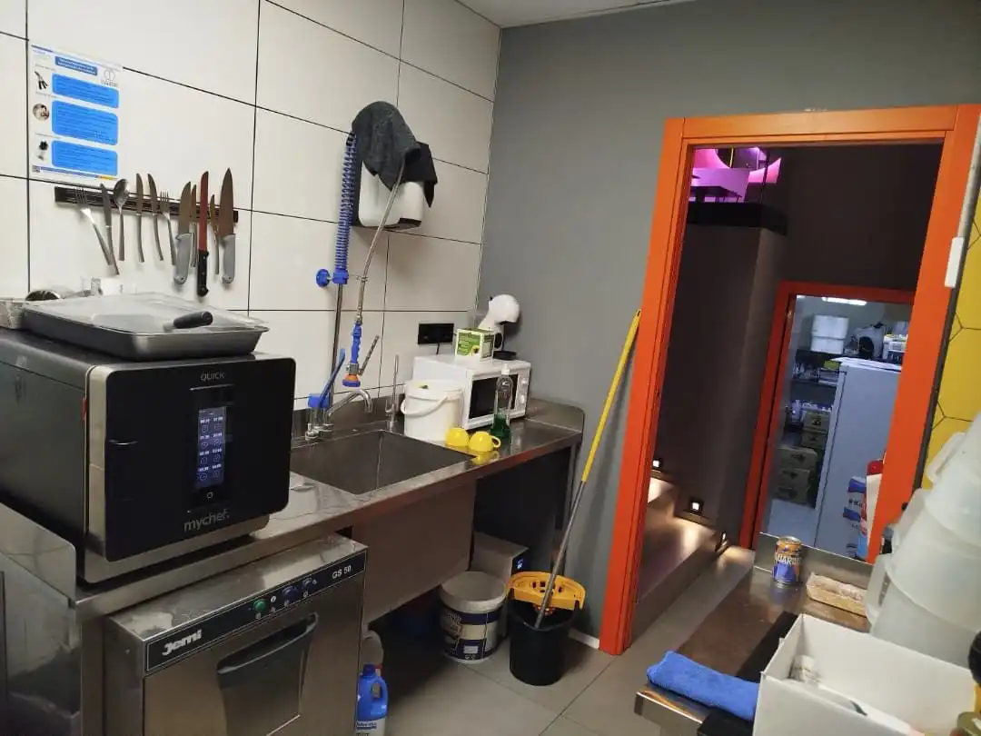 Business premises for transfer in calle la via 53, imagen 2