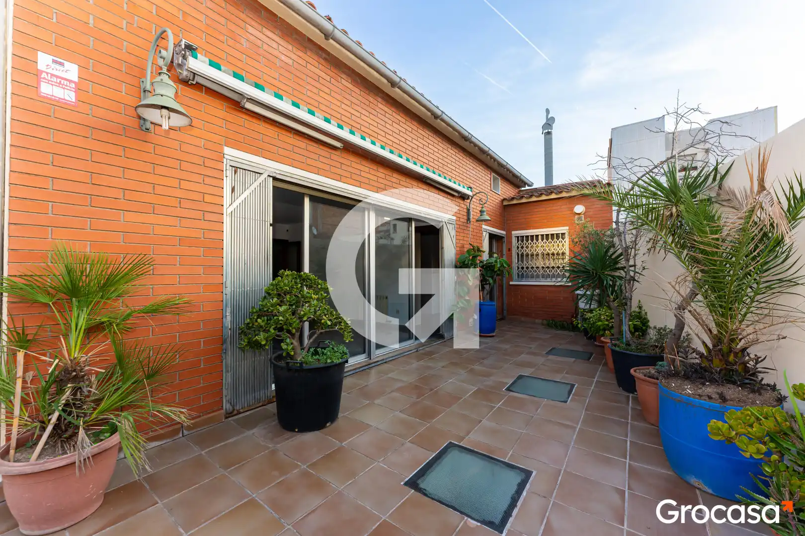 Exterior view of Houses for sale in Cornellà de Llobregat  with Air Conditioner, Heating and Terrace