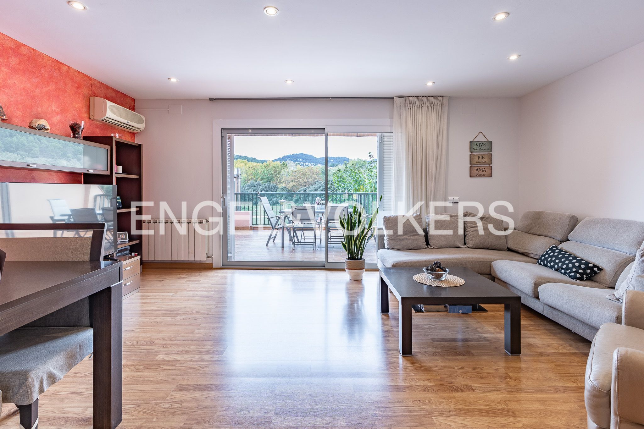 Living room of Single-family semi-detached for sale in Bigues i Riells del Fai  with Air Conditioner, Heating and Private garden