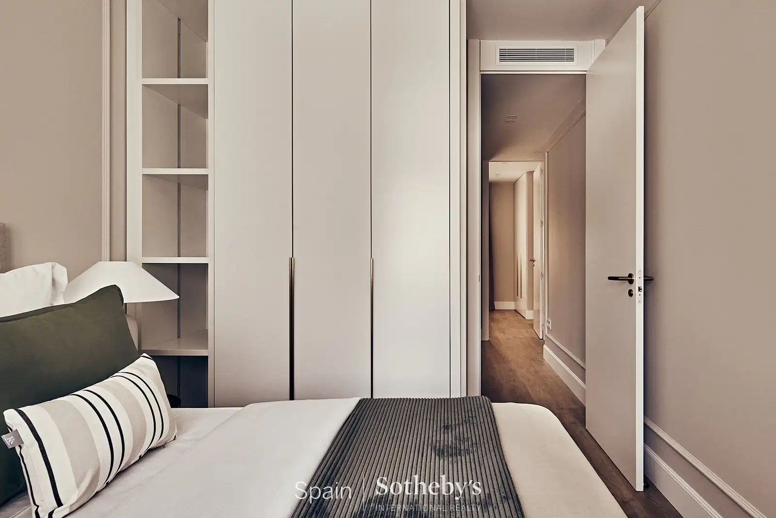 Habitación de Apartamento en venta en Madrid con Aire acondicionado, Calefacción y Terraza
