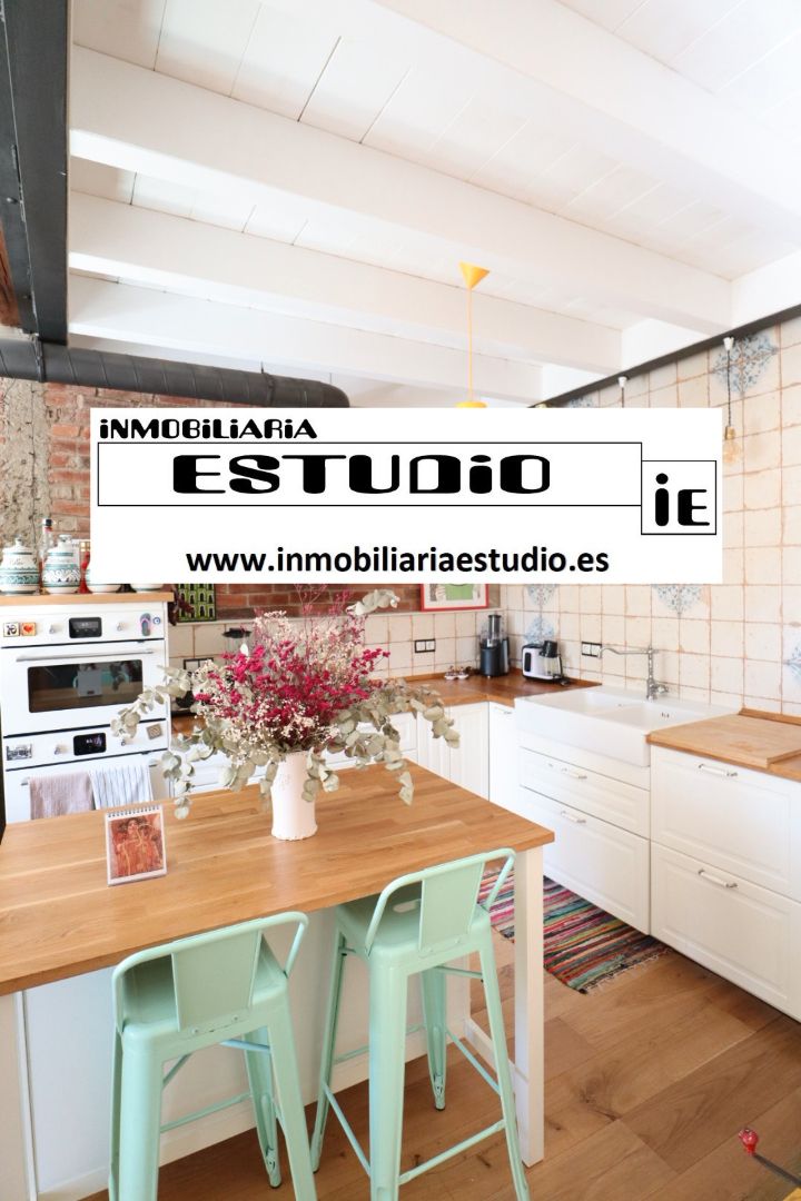 Vista exterior de Dúplex en venda en Bilbao  amb Calefacció i Balcó