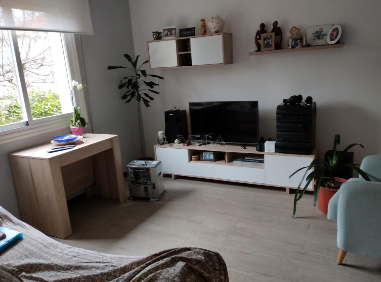 Sala d'estar de Apartament de lloguer en Vigo  amb Calefacció