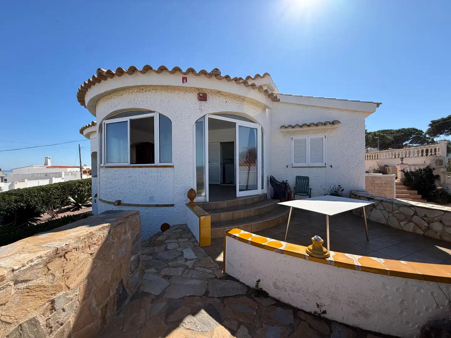 Vista exterior de Casa o chalet en venta en L'Escala con Aire acondicionado, Calefacción y Jardín privado
